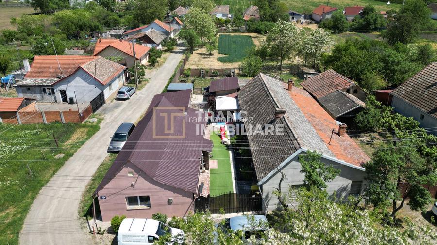 Casă renovată la cheie cu 2 camere în Pecica - 4