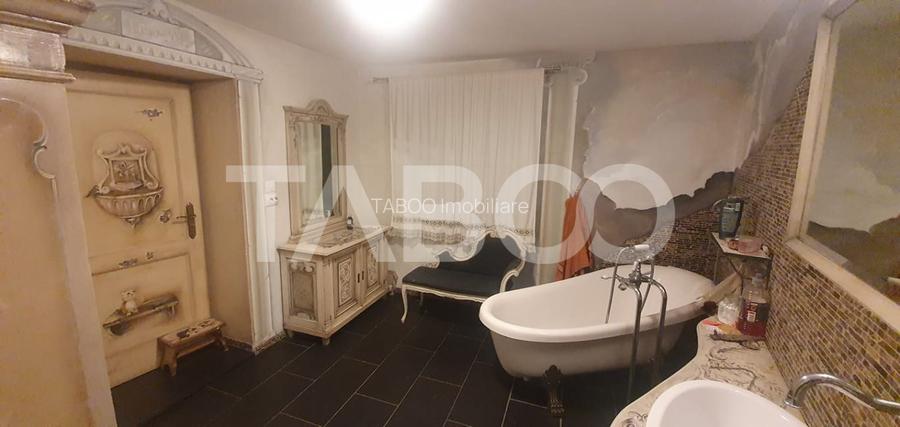 Casa de vanzare specific sasesc si atelier pret avantajos Cisnadioara - 9