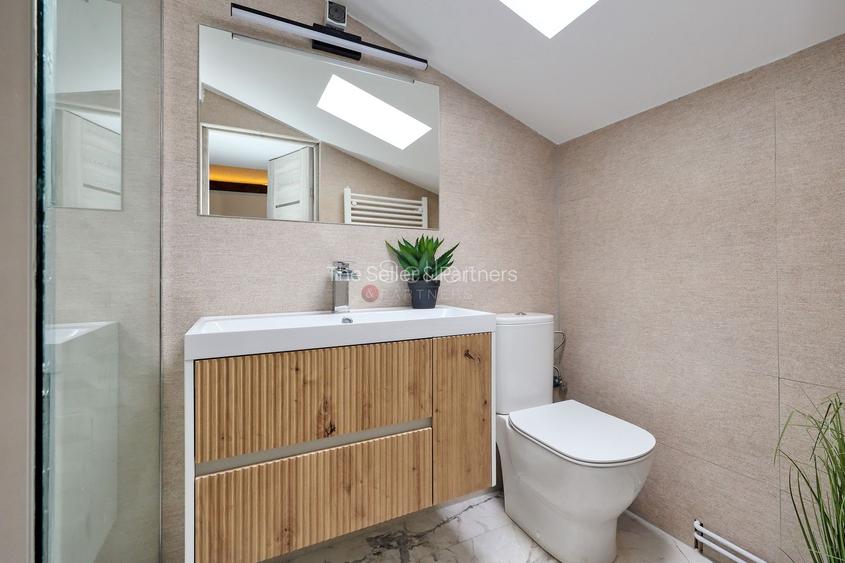 Proximitate imediata fata de Castelul Bran - 18