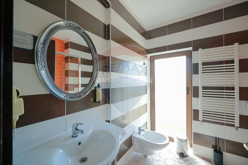 Hotel / Pensiune cu 24 camere de vânzare - Băile 1 Mai - 17