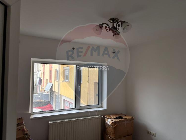 Spațiu comercial/birouri, acces separat, suprafață generoasă - 3