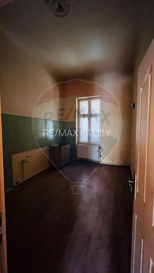 Casă / Vilă cu 3 camere de vânzare în zona Eminescu - 7