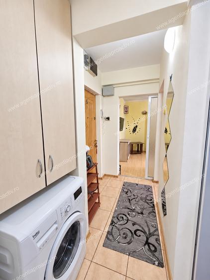 Apartament cu 2 camere, decomandat, Micro 21, etajul 2 – La cheie!