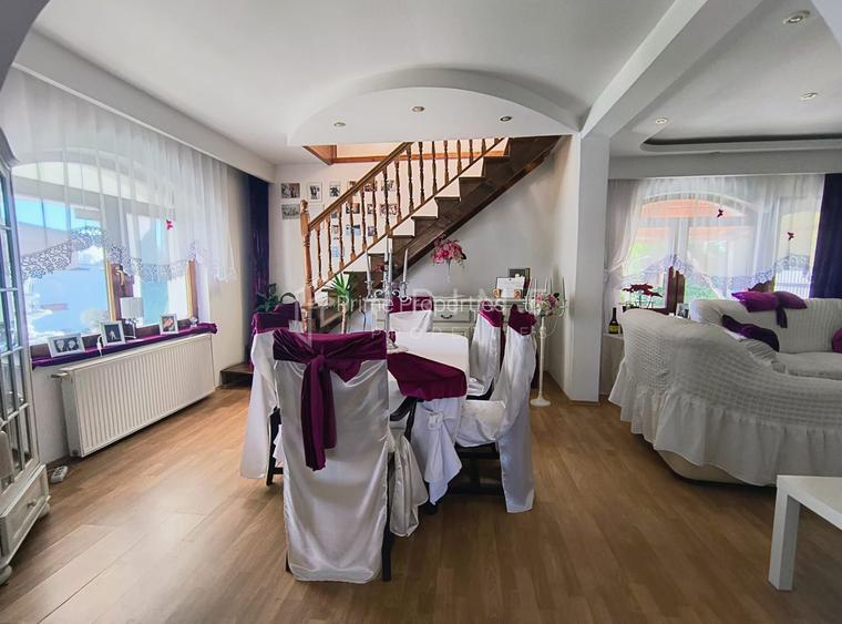 Casa perfectă pentru familie – curte, foișor cu grătar și garaj triplu - 12