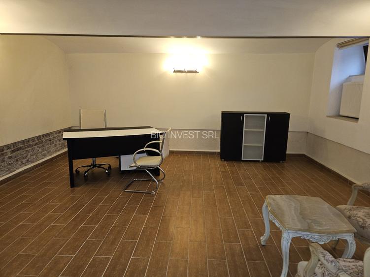 Apartament cu trei camere cu centrala,  spatios - 2