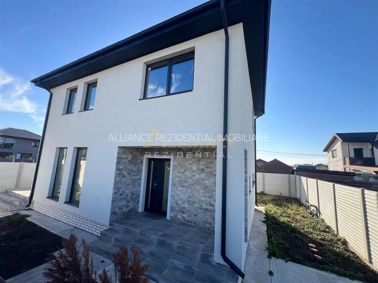 Casa individuala - 4 camere - 2 bai - 280mp teren - 2
