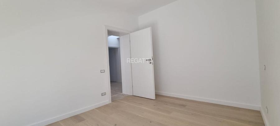 Vila Lux cu vedere la LAGUNA ALBASTRA - 36