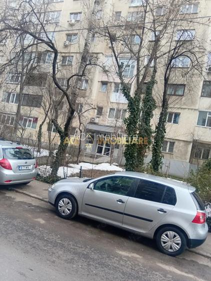 2 Camere de vanzare | Crangasi | An 1984 | 8/8 | Metrou - 7