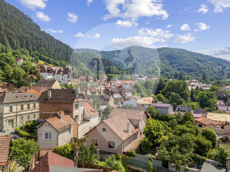 Casa singur in curte Schei - 2