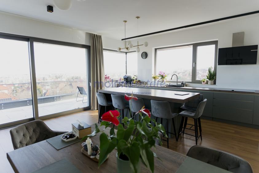 Proprietate rezidențială, cu două apartamente private, în Andrei Muresanu - 2