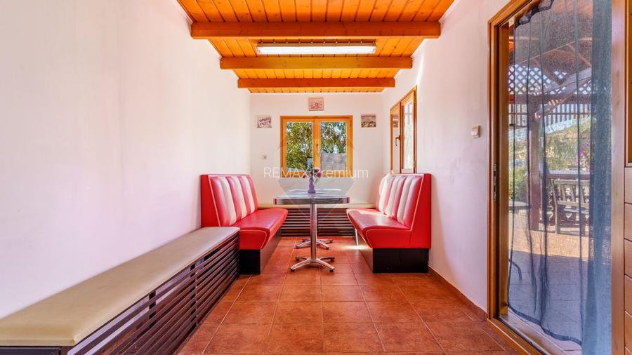 Pensiune cu 16 camere de vanzare, potential investitie,COMISION 0 - 7