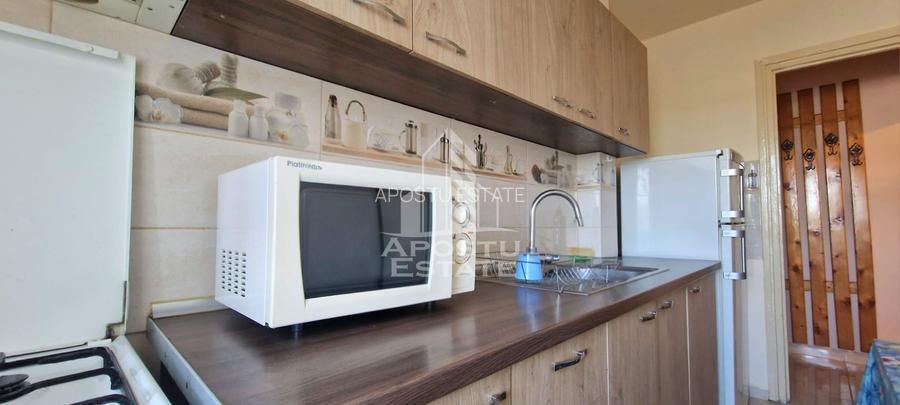 Apartament 3 camere,zona Boul Rosu - 4