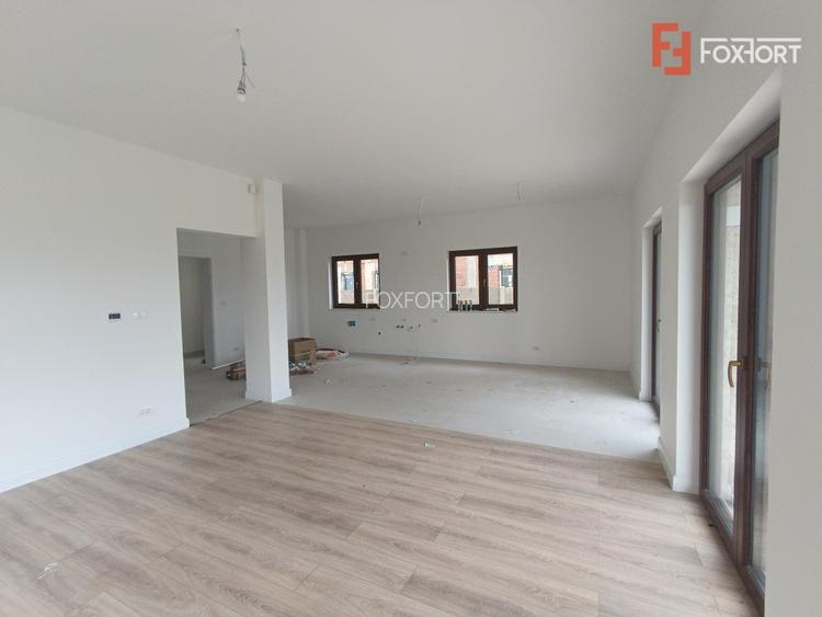 Casa individuala cu 4 camere de vanzare in Mosnita Noua  - 5