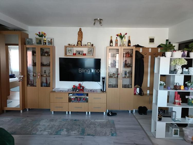 Apartament cu  2camere,etaj intermediar,zona Eroilor - 6