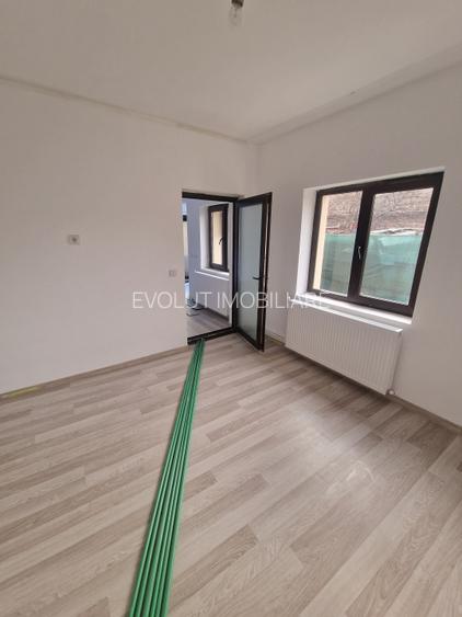 Medeea Casa parter de vanzare 5 camere - 12