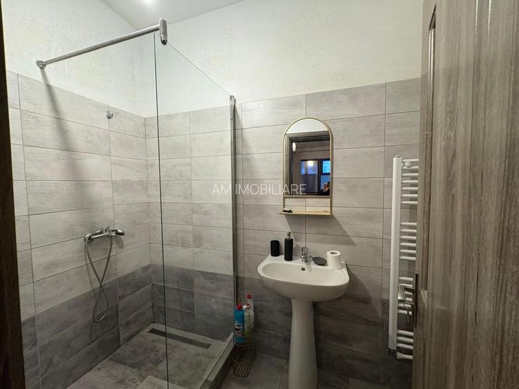 GARSONIERA P-TA RESITA,CENTRALA PROPRIE, MOBILATA/UTILATA, CURATA - 3