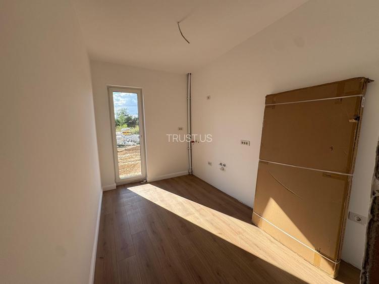 COMISION 0% | Apartament 3 Camere | Etaj 2 | 90 mp | Zona Plopi - 2