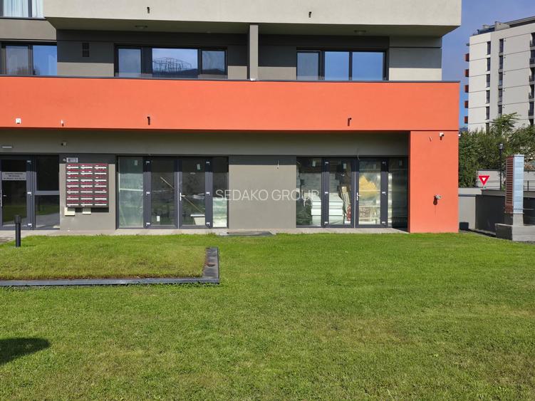 Spatii de vanzare. Suprafete de la 48 mp la 103 mp . Parter de bloc - 3