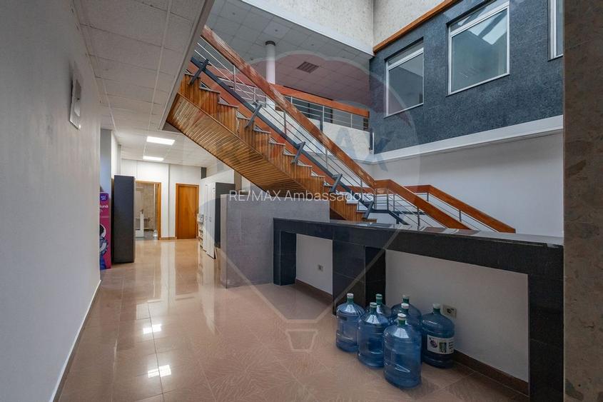 Clădirede închiriat, poziție ultracentrală – ideal clinică/HORECA - 9