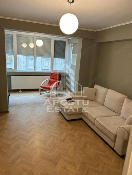 Apartament 2 camere, etaj intermediar, renovat in Piața Libertatii