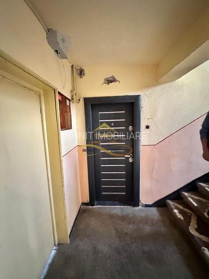 De vanzare apartament 2 camere decomandate Buhusi Bacau - 2