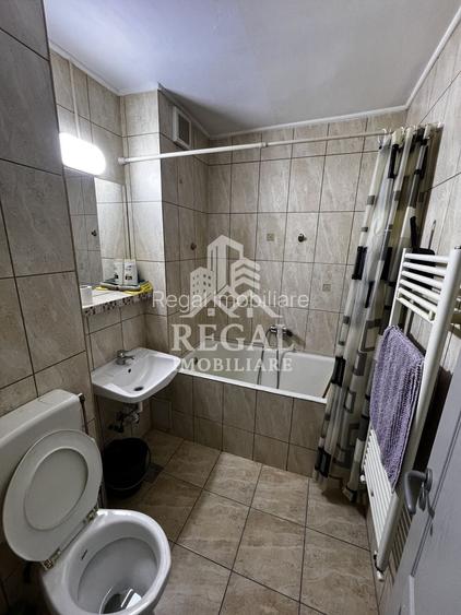Garsonieră de închiriat – modernă, complet utilată, în zona centrală - 5