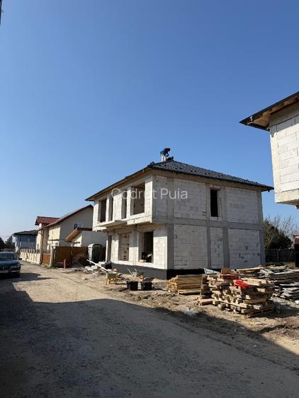 Casă individuală P+ETAJ+Pod Valu lui Traian, 265 mp teren • 2 parcări - 2