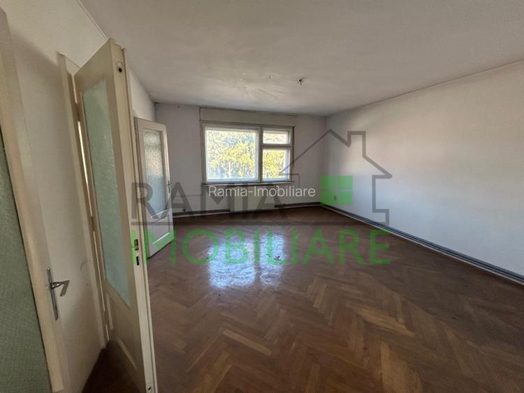 Casa cu 2 apartamente si teren generos-zona centrala, potential excelent! - 7
