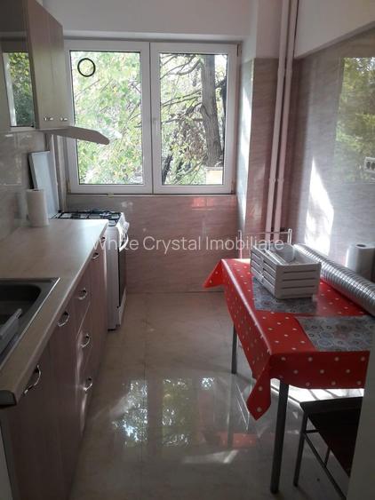 Închiriez apartament 3 camere, Iancului, metrou 1 minut - 9