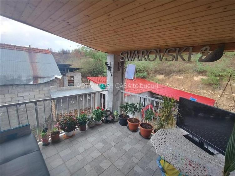 Petrosnita, Casa la Curte cu Garaj si Teren de 900 Mp - 14