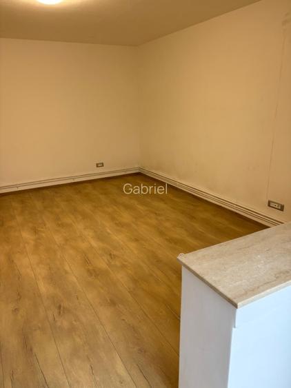 PROPRIETAR VAND Apartament cu imbunatatiri doesebite,  75mp - 13