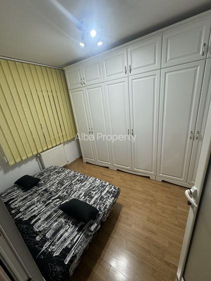 Apartament 3 camere  decomandat , etaj 02 , zona  Cetate - 4