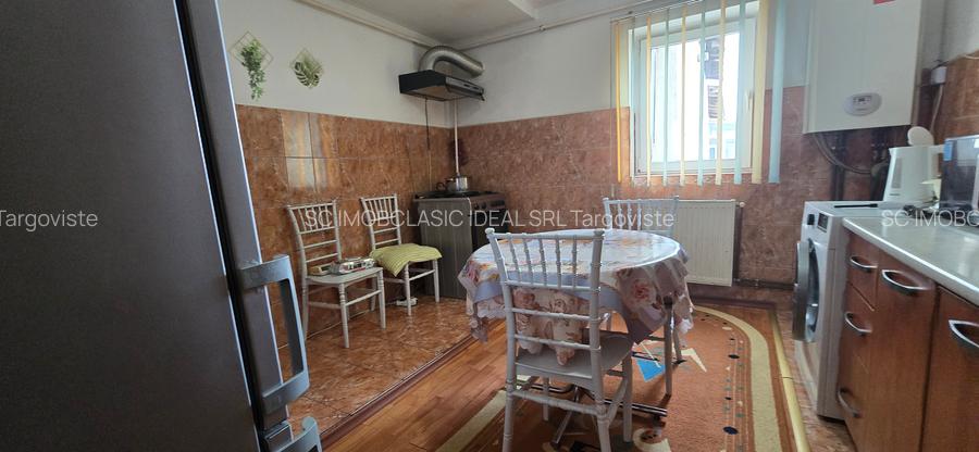 Comision zero la cumparator! Vanzare apartament 3camere micro 11 Târgoviște - 2