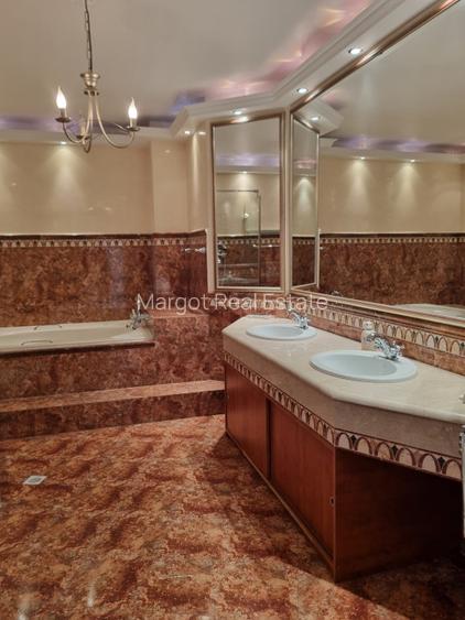 Vila cu arhitectura reprezentativa, aproape de Piata Victoriei - 16