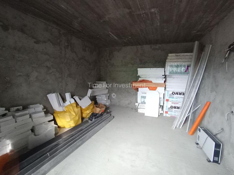 Casa Individuala Suprafete Generoase, Teren Mare, La Rosu - 11