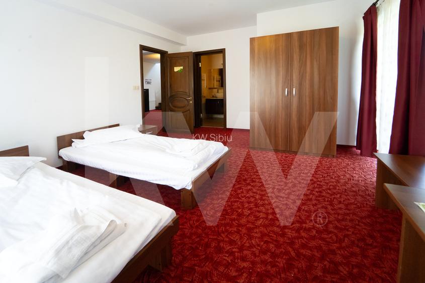 Vila exclusivista cu piscina si panorama de vis Cisnadioara - 22