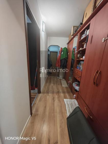 Apartament 3 camere decomandat An 1982 Anvelopat Etaj 1 Titan - 6