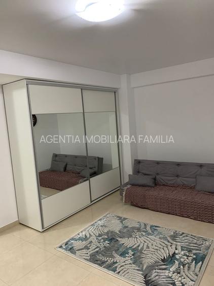 Inchiriem studio in Micro 17 , etaj 2 bloc ROKA, parcare privata, - 5