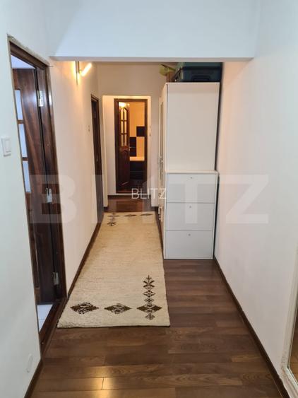 Apartament decomandat, 3 camere, 2 bai, zona Nicolina  - 12