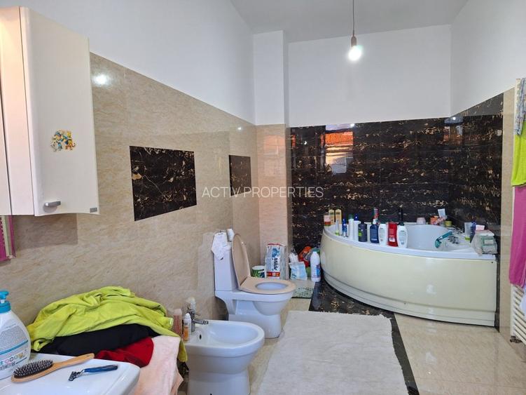 Resedinta deosebita,constr 2012,parc Carol 10min,7 camere,7 bai,2 locuri parcare - 10