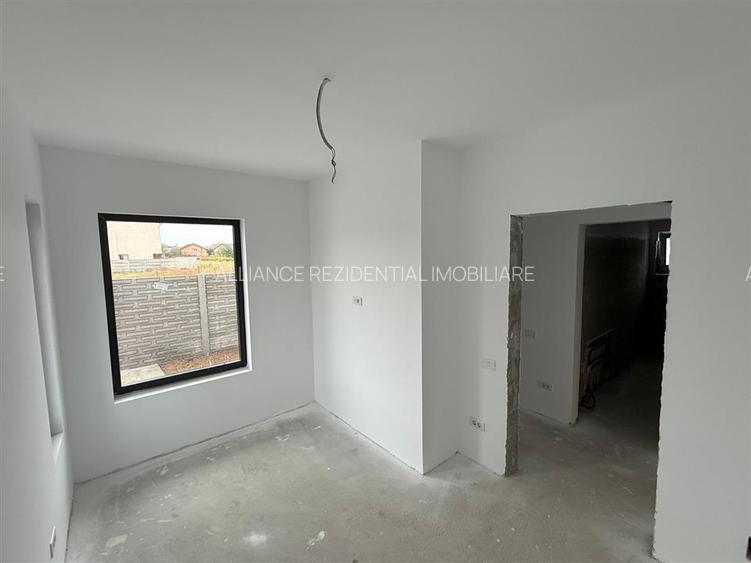 Individuala - 300 mp teren - 4 Camere - 2 Bai - 6