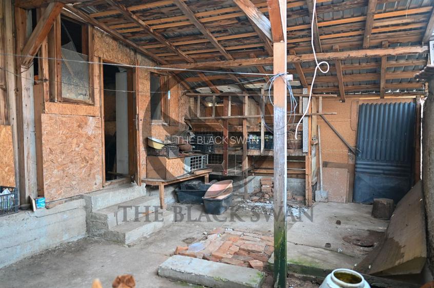 Casa cu 7 camere de vanzare | Zona Centrala, Baicoi | Comision 0% - 26