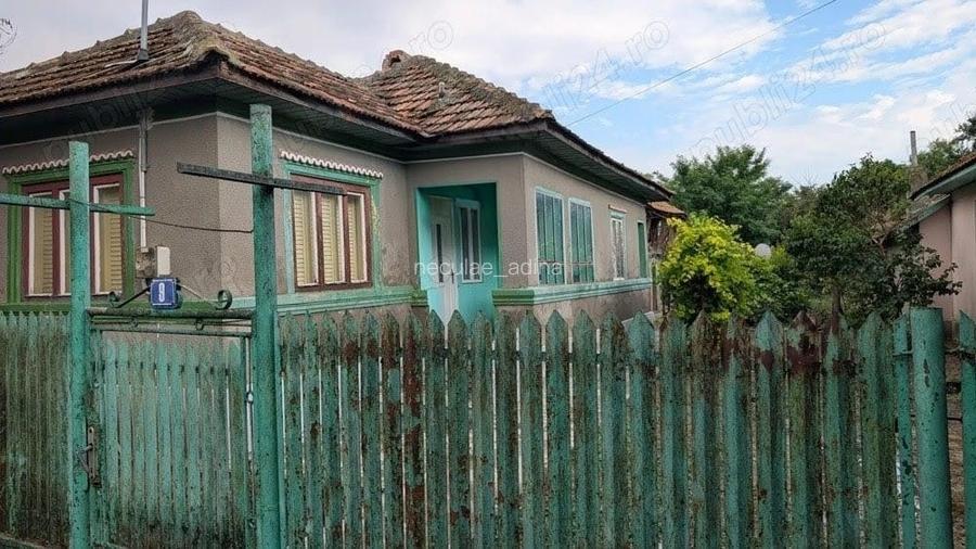 teren si casa batraneasca de vanzare - 8