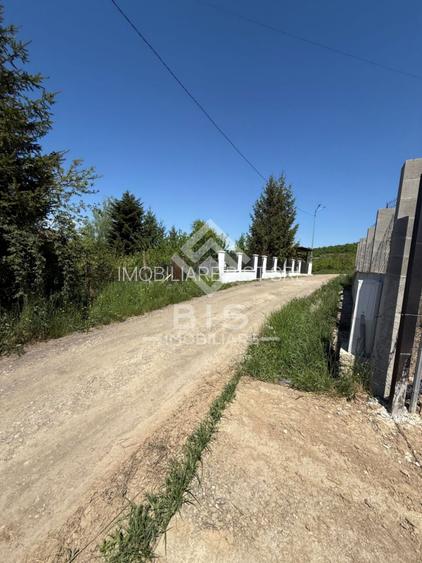 Teren  de 12 ari cu panoramă asupra orașului - 6