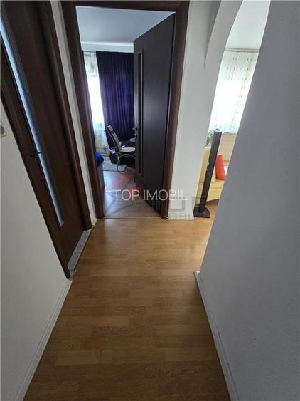 Mircea cel Batran, 3 camere decomandat, geam la baie, etaj intermediar - 6