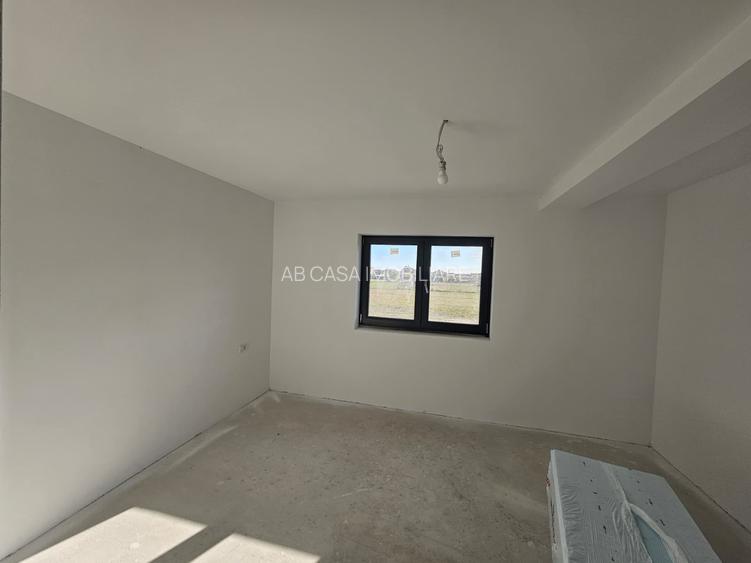 Duplex nou, P+E, 1 apartament la cheie, 1 la alb, Moșnița Veche, comision 0% - 42