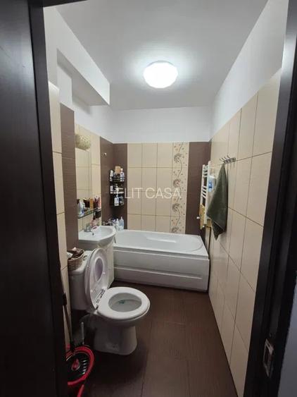 Apartament cu 2 camere, decomandat, zona Tatarasi - 6