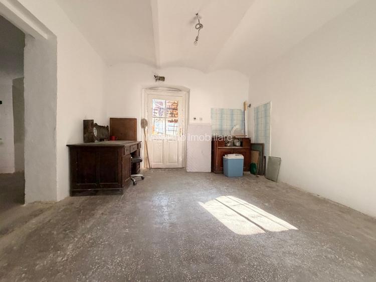 COMISION 0%-Spatiu birou, 4 incaperi, 65 mp-Balcescu - 7