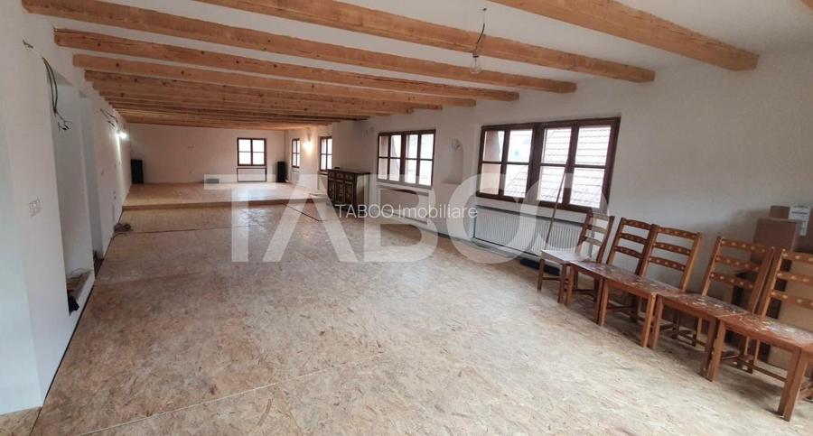 Casa de vanzare specific sasesc si atelier pret avantajos Cisnadioara - 20