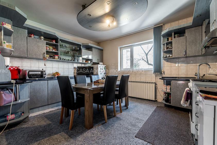 Casă spațioasă în mijlocul orasului, Str. Constantin Brâncuși - 11